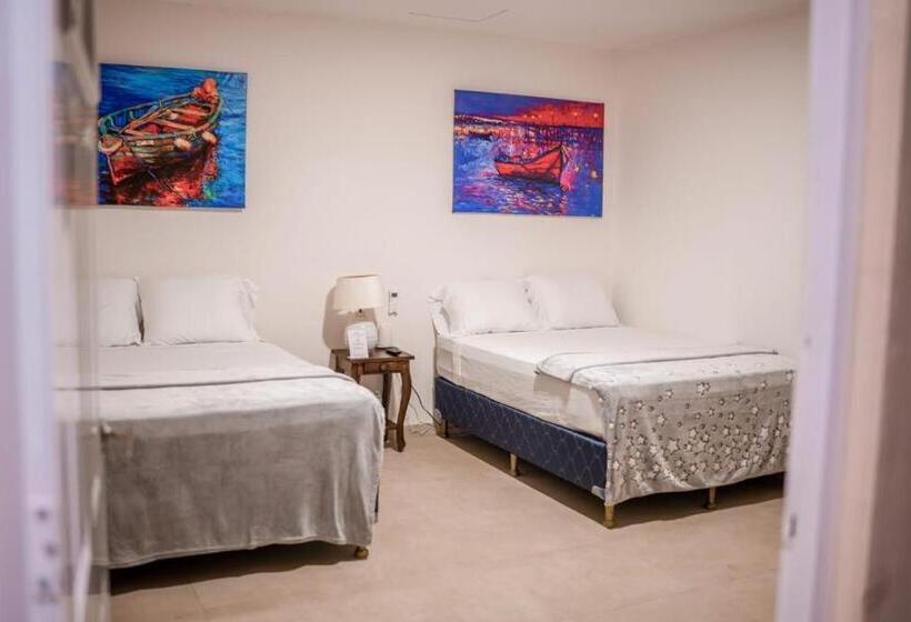 هتل Hostal Las Palmeras