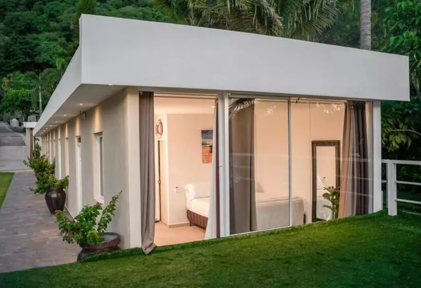 هتل Hostal Las Palmeras