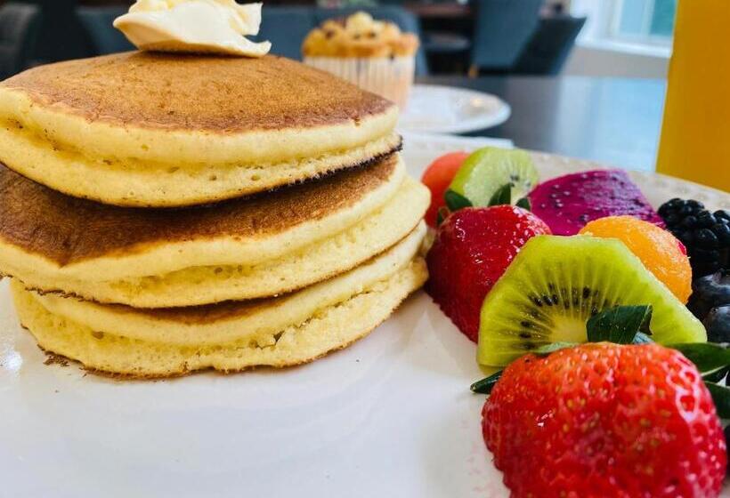 Отель La Quinta By Wyndham Reynosa