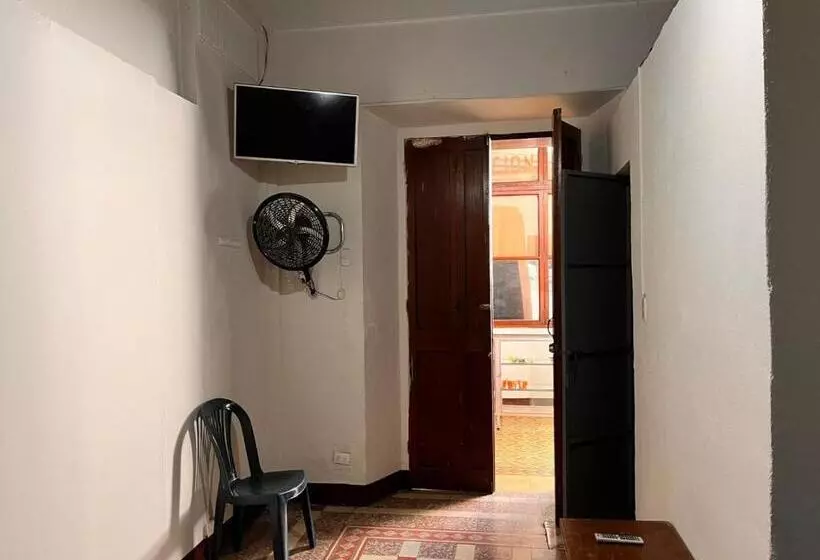هتل Letona
