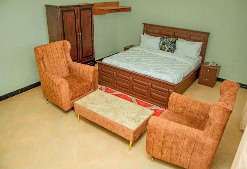 هتل Mlimwa Hill Palace