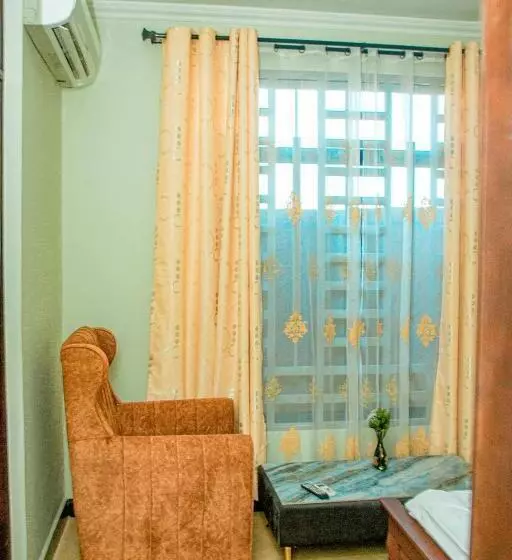 هتل Mlimwa Hill Palace