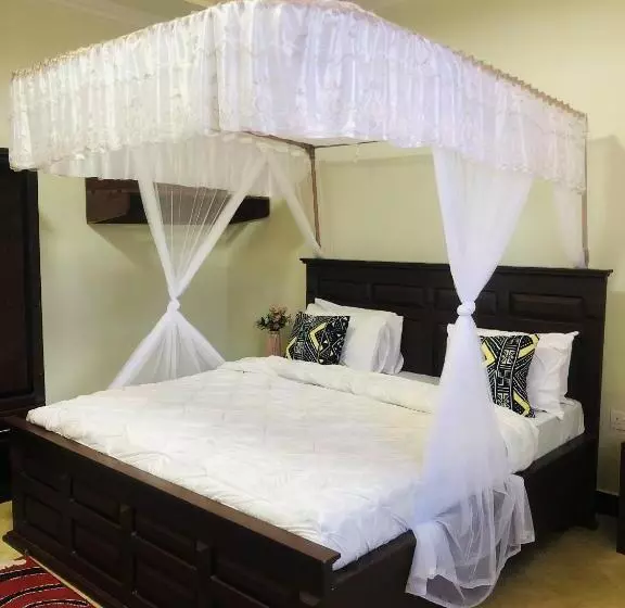 هتل Mlimwa Hill Palace
