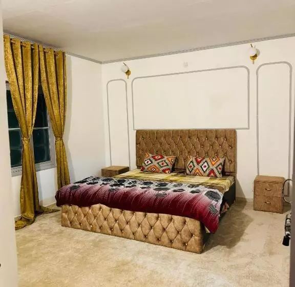 Hotelli Olive Ventures, Royal Inn, Ritz