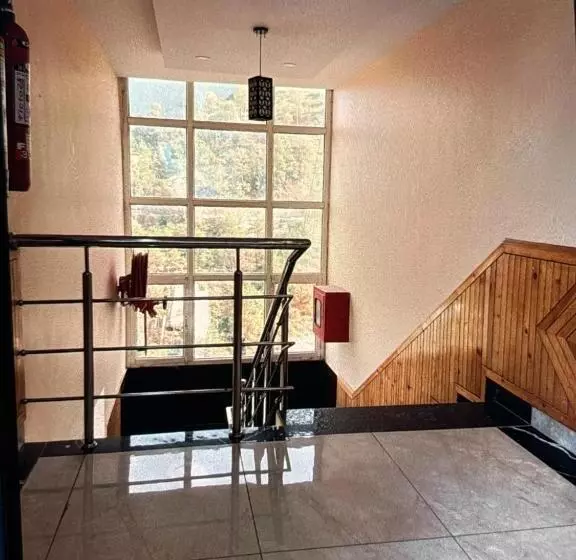 Hotelli Paradise Inn