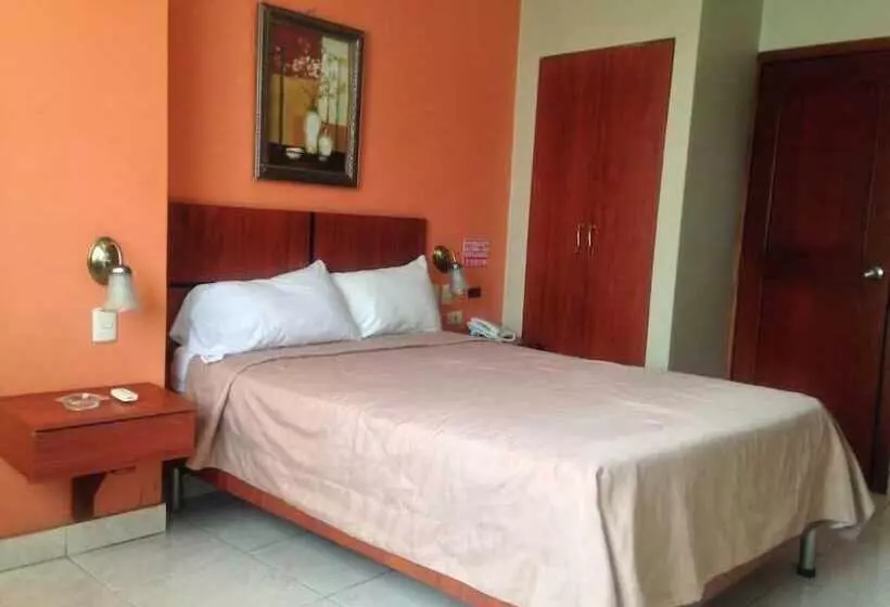 ホテル Tropical Inn