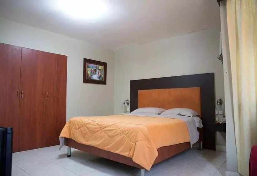 ホテル Tropical Inn