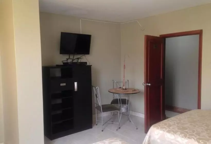 ホテル Tropical Inn