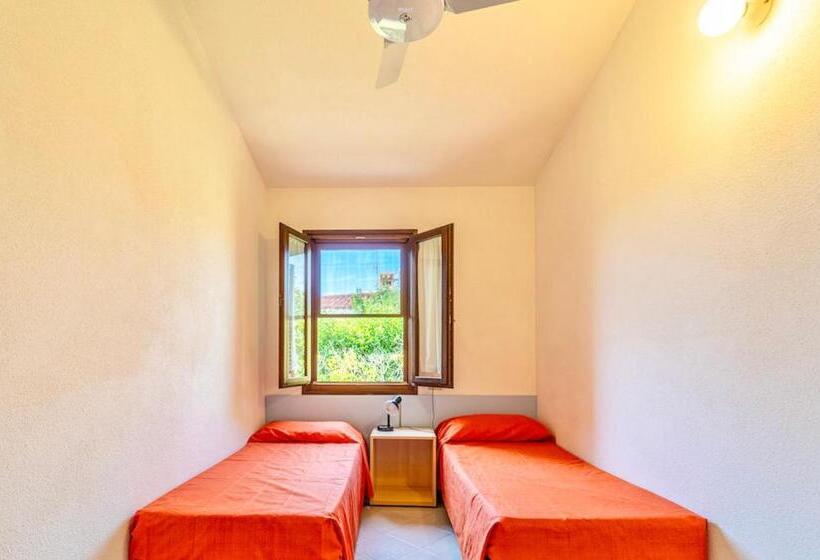 Iss Travel, Apartments In Via Torino   800 M From La Cinta Beach