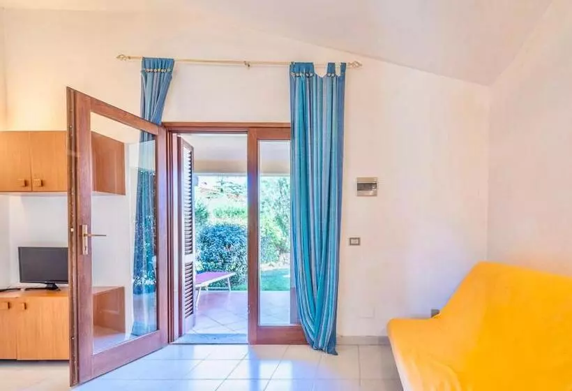 Iss Travel, Apartments In Via Torino   800 M From La Cinta Beach