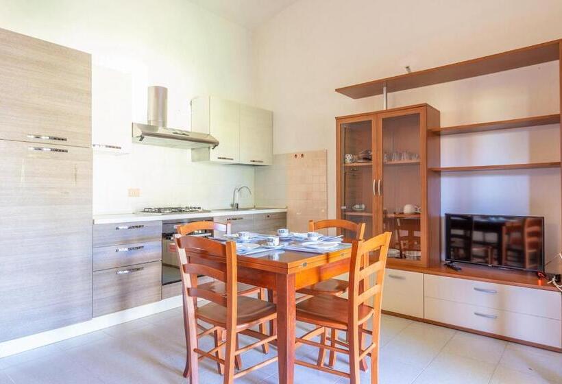 Iss Travel, Apartments In Via Torino   800 M From La Cinta Beach