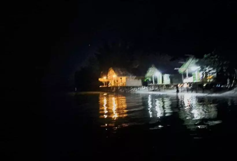 Majatalo Coco Huts Guest House