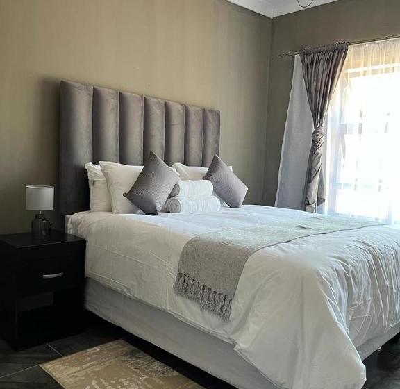 ペンション Serene Accommodation Palace