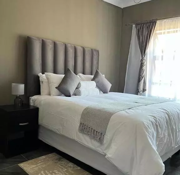 ペンション Serene Accommodation Palace