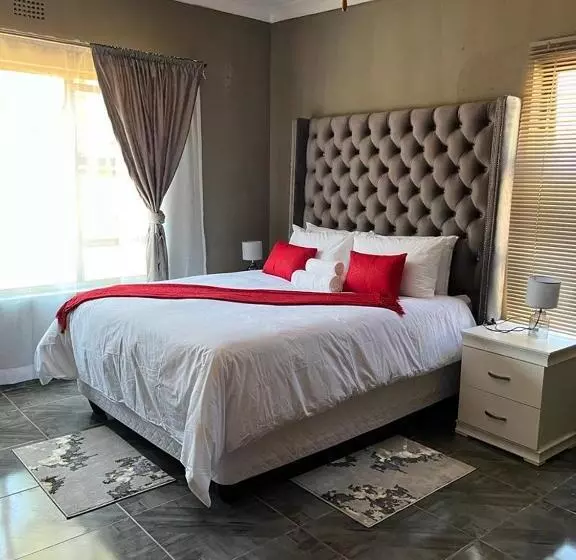 ペンション Serene Accommodation Palace