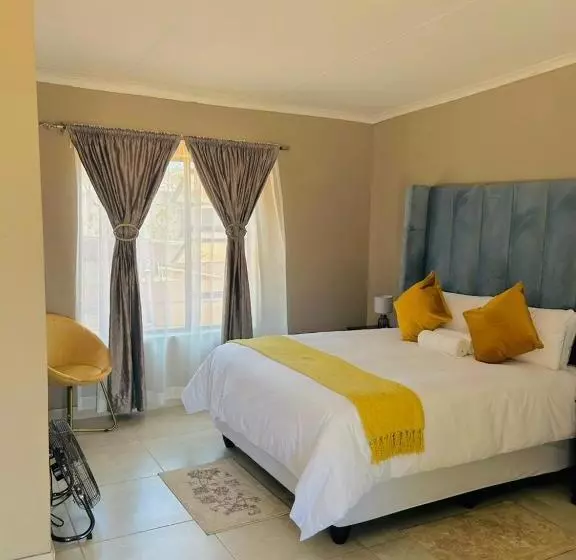 ペンション Serene Accommodation Palace