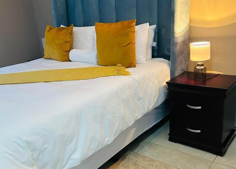 ペンション Serene Accommodation Palace