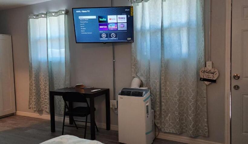 펜션 Sweet Studio In Sarasota