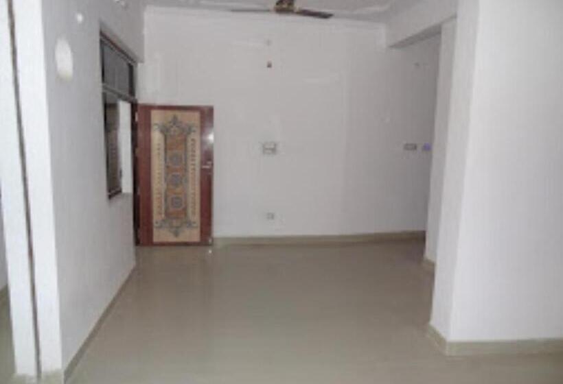 The Royal Hotel,chhatarpur