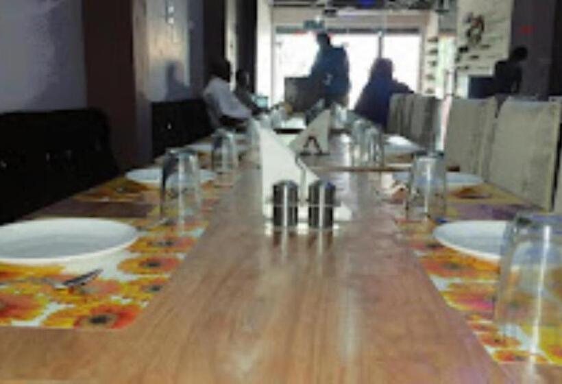 The Royal Hotel,chhatarpur