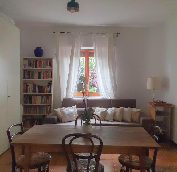 Bed and Breakfast Bookanvillea