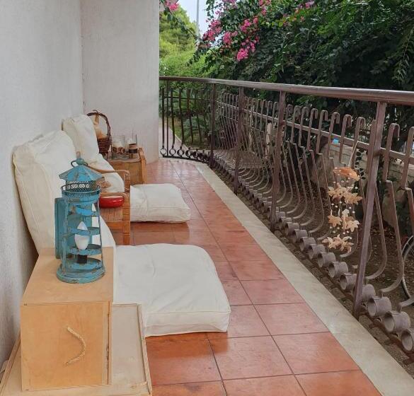 Bed and Breakfast Bookanvillea