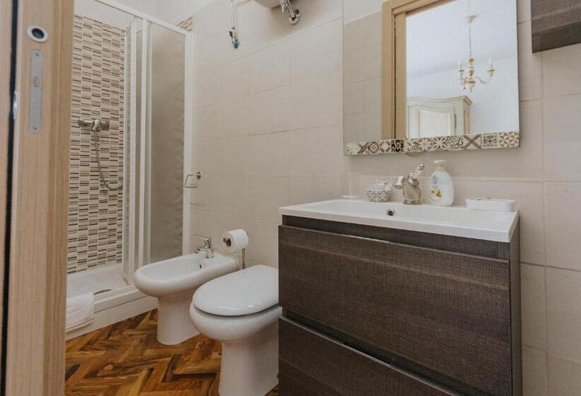 تختخواب و صبحانه La Tana Dei Tassi