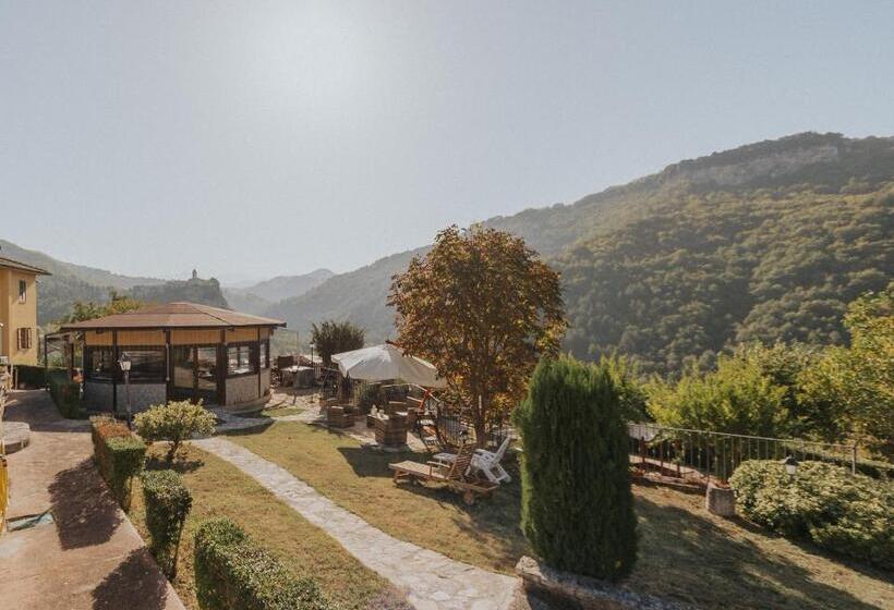 تختخواب و صبحانه La Tana Dei Tassi