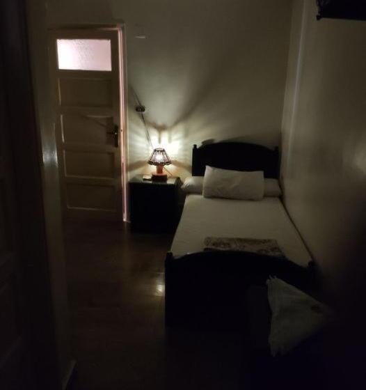 تختخواب و صبحانه Salvatore Rooms With Breakfast City Center