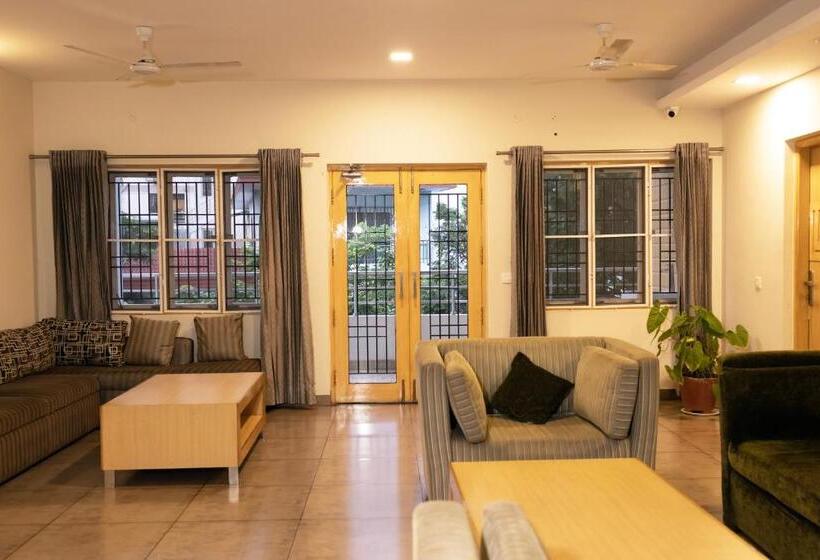 Classic Boutique Hotel & Luxury Service Apartments