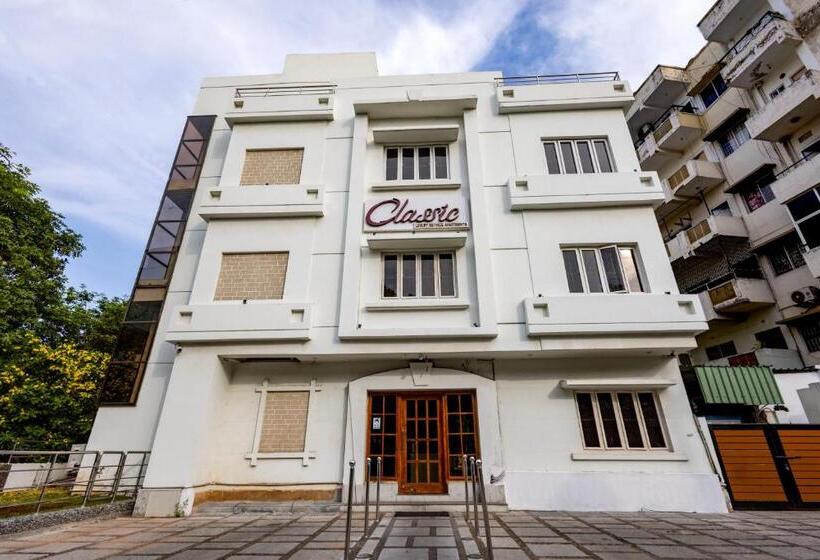 Classic Boutique Hotel & Luxury Service Apartments