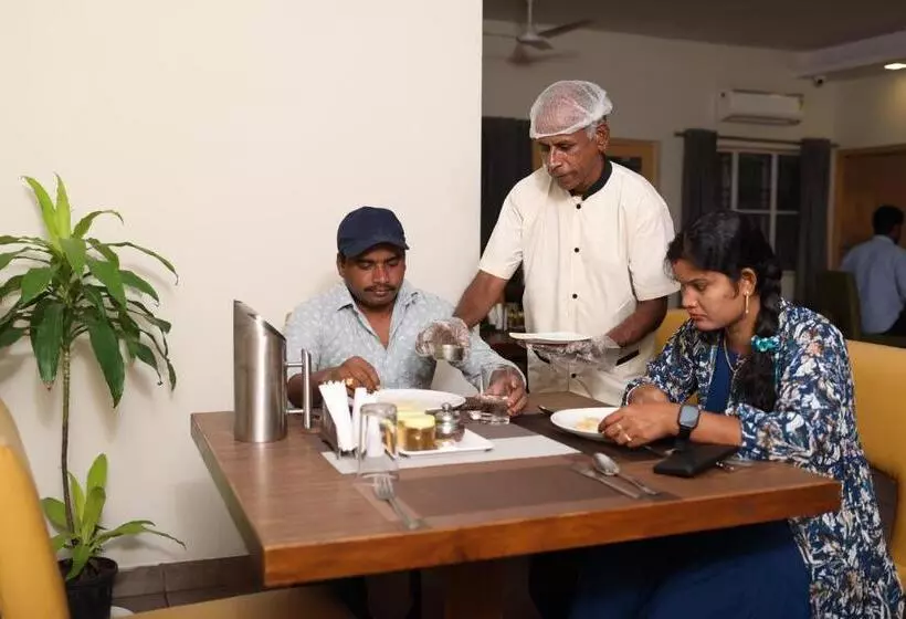 Classic Boutique Hotel & Luxury Service Apartments