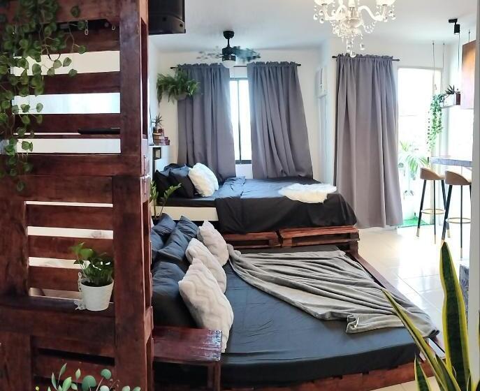 El Nissi Staycation, Family & Contemporary Cabin, Adjacent Rooms, Enchanted Kingdom