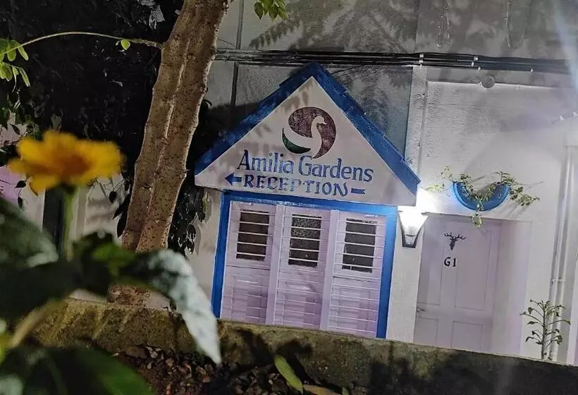 ホテル Adh Amilya Gerdens