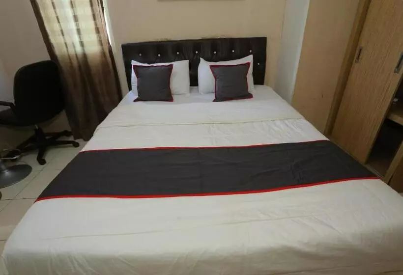 Hotelli Capital O 93372 Aurora Residence