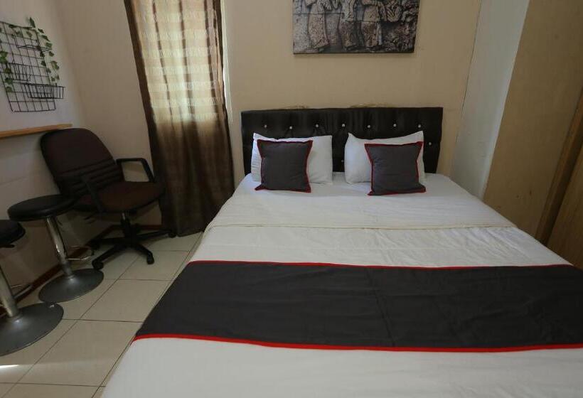 فندق Capital O 93372 Aurora Residence