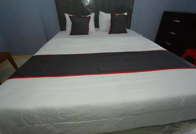 Hotelli Capital O 93372 Aurora Residence