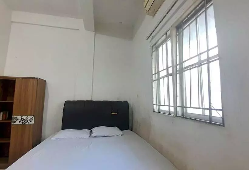 ホテル Oyo 93417 Homestay Bunga Rinte Syariah