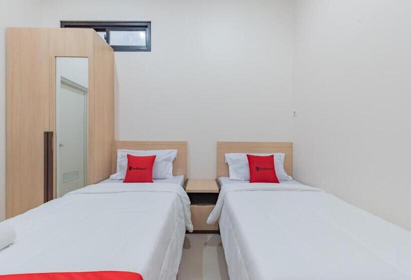 Szálloda Reddoorz Near Csb Mall Cirebon