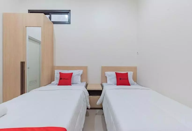 ホテル Reddoorz Near Csb Mall Cirebon