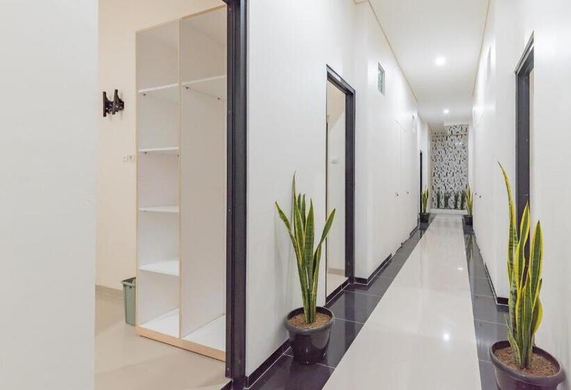 Hotel Reddoorz Near Csb Mall Cirebon