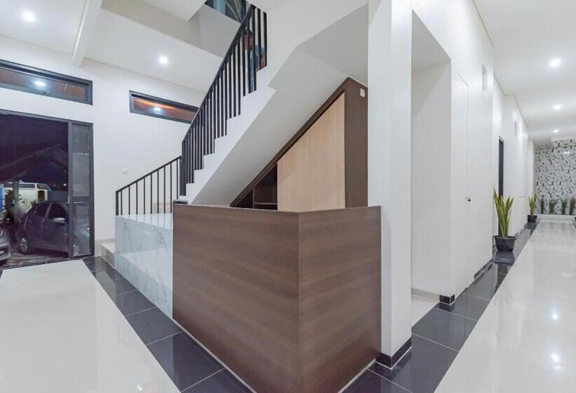 Szálloda Reddoorz Near Csb Mall Cirebon