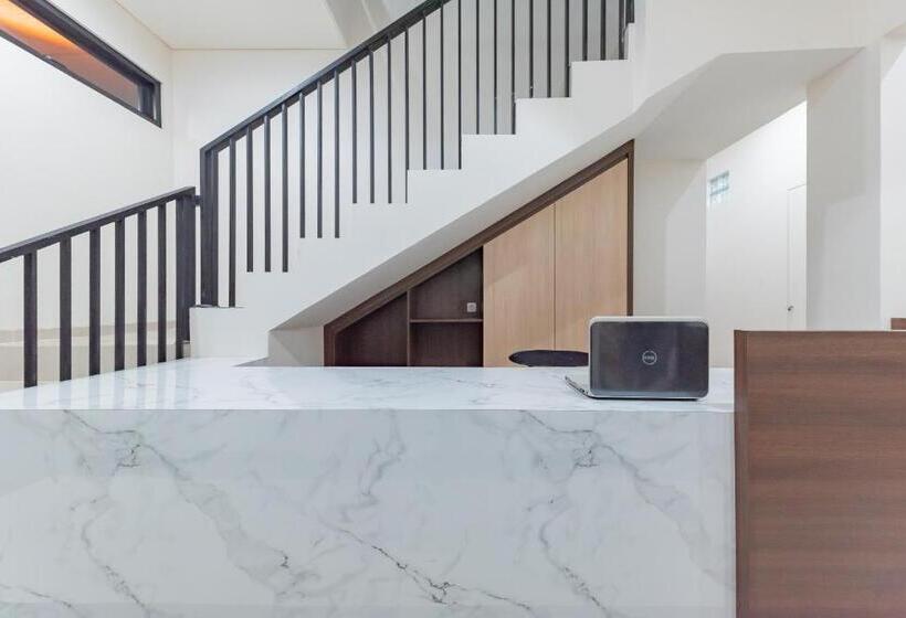 Szálloda Reddoorz Near Csb Mall Cirebon