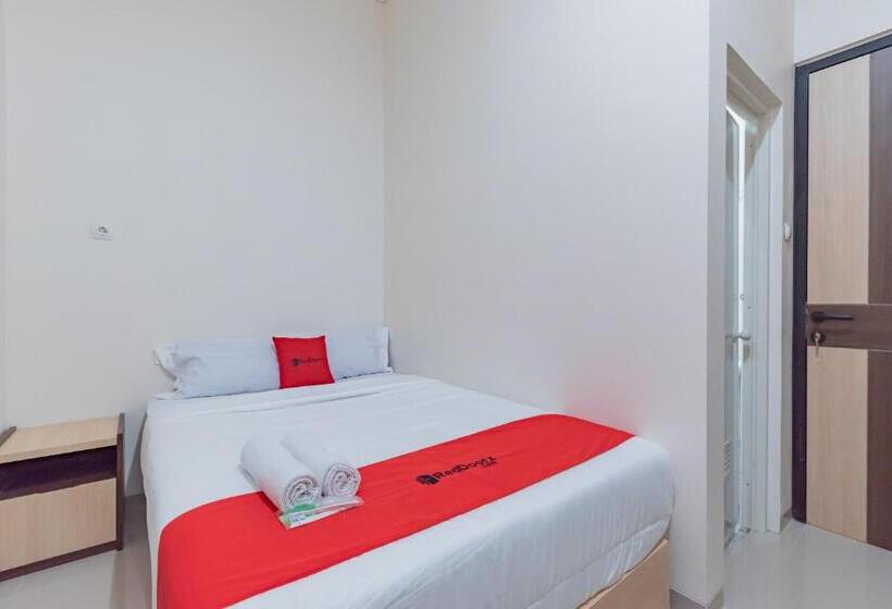 Hotel Reddoorz Near Csb Mall Cirebon