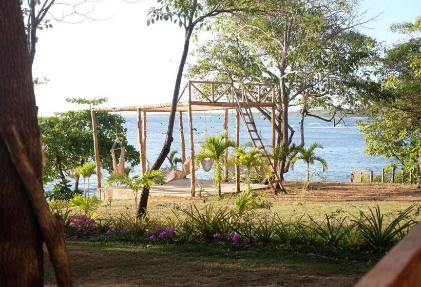 هتل Still Salty Escape