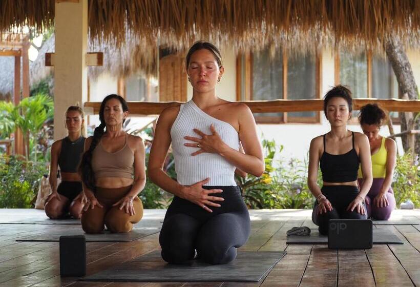 هتل Still Salty Escape