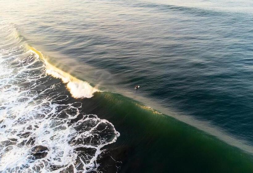 هتل Still Salty Escape