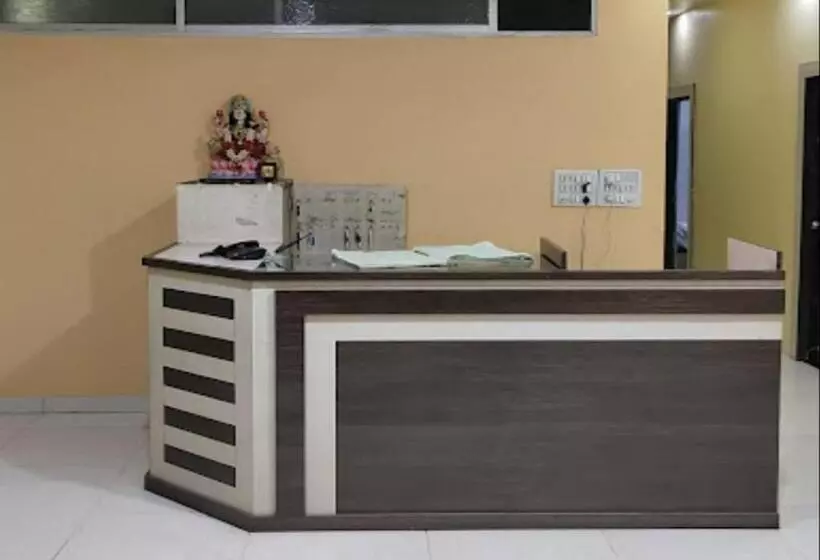 ホテル Vyankatesh Washim