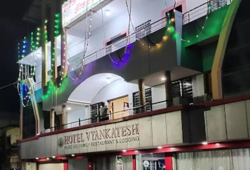ホテル Vyankatesh Washim