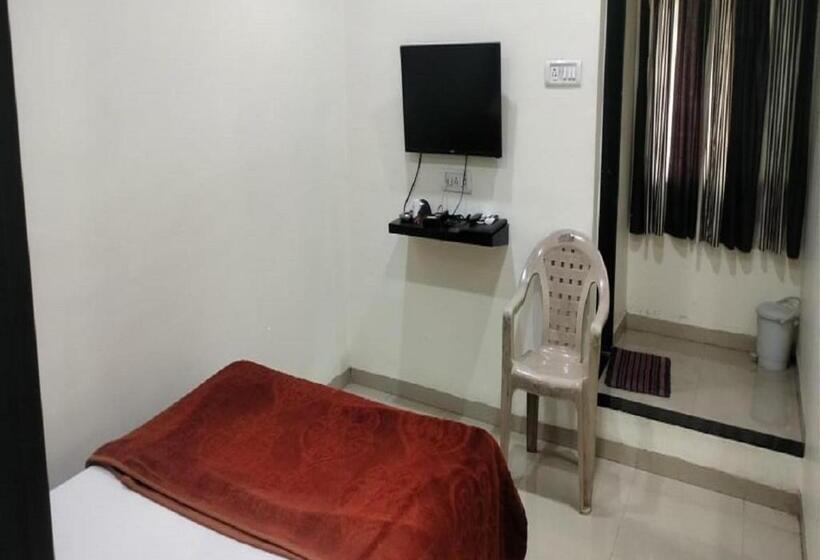 Hotel Vyankatesh Washim